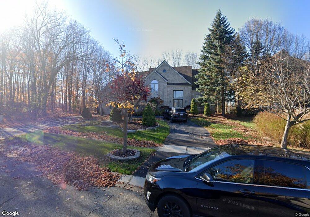 6951 Crosswell Dr, West Bloomfield, MI 48322 - photo 1