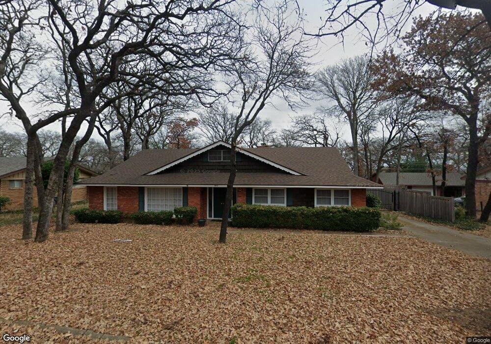 1012 Forest Oaks Ln, Hurst, TX 76053 - photo 1