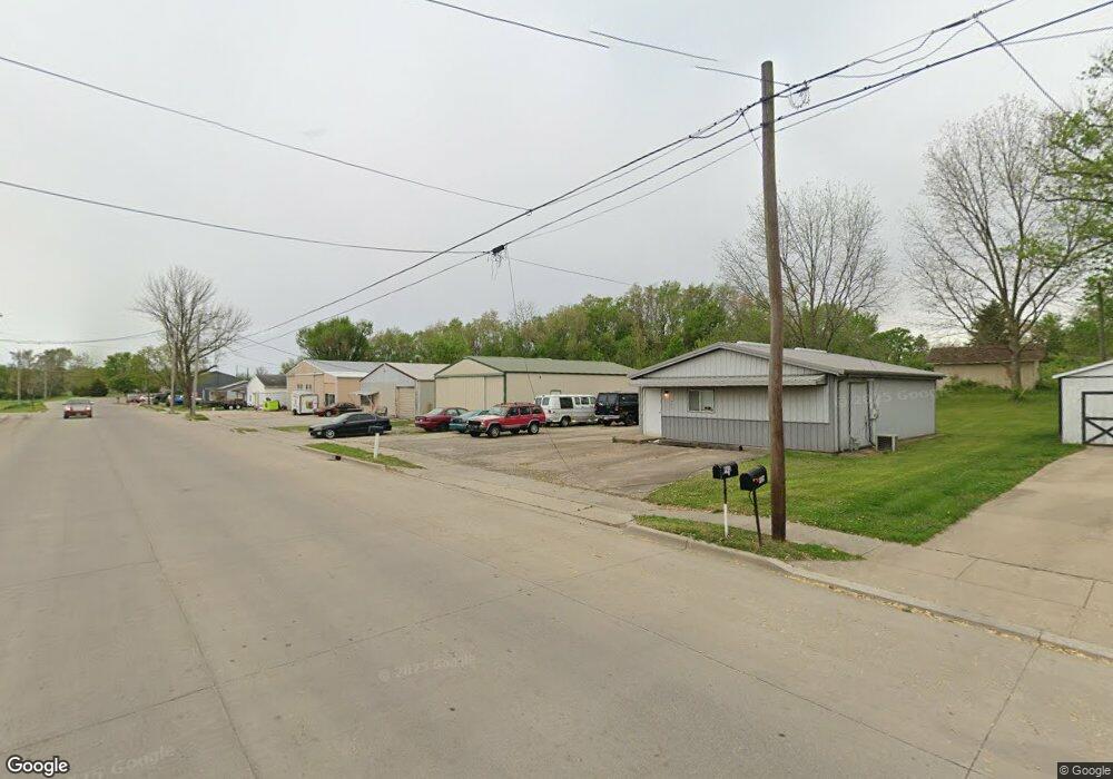 911 S Kickapoo St, Lincoln, IL 62656 - photo 1