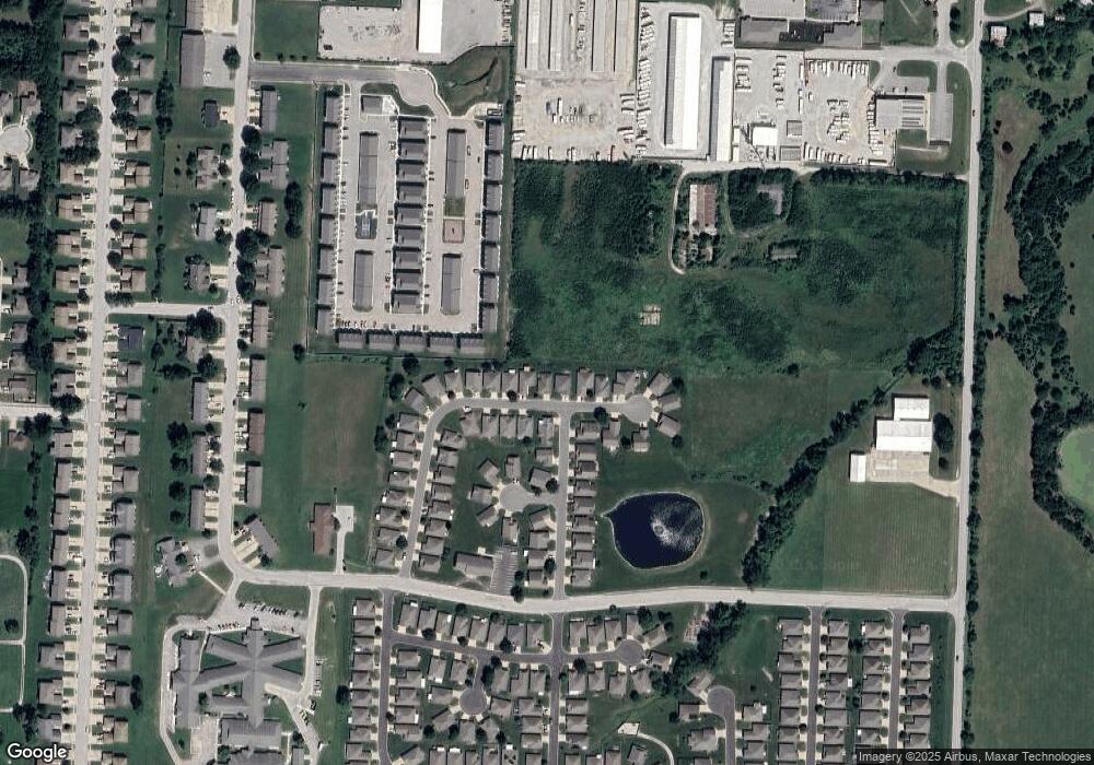 712 E Saturn Dr, Raymore, MO 64083 - photo 1