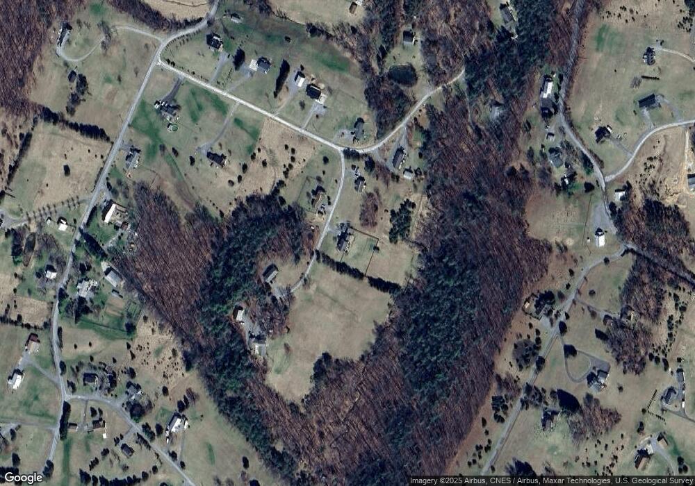 391 Mayberry Ln, Berkeley Springs, WV 25411 - photo 1