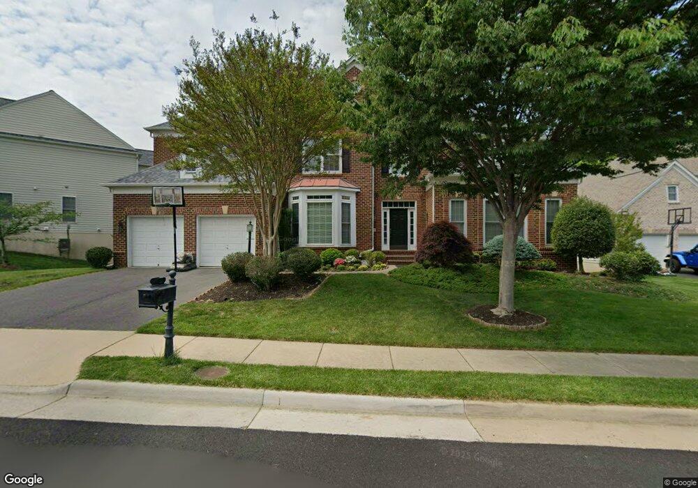 8896 Rhododendron Ct, Lorton, VA 22079 - photo 1