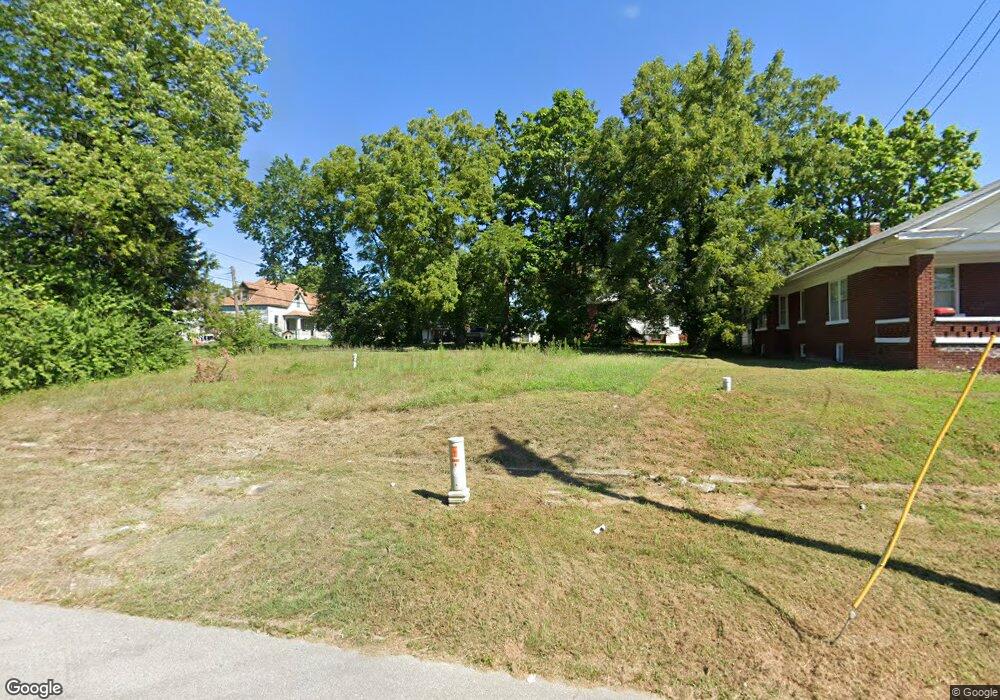 731 Benson St, Moberly, MO 65270 - photo 1