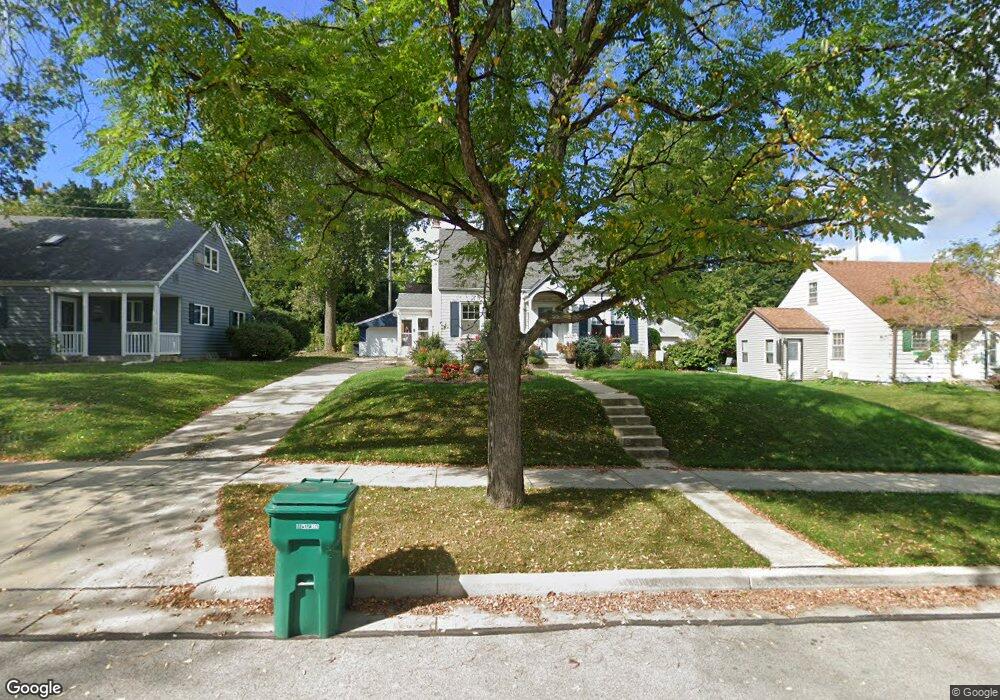 W164N8593 Hiawatha Ave, Menomonee Falls, WI 53051 - photo 1