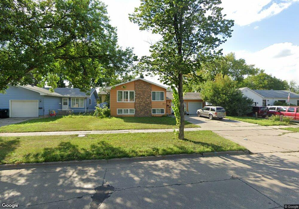 1310 S 20th St, Grand Forks, ND 58201 - photo 1