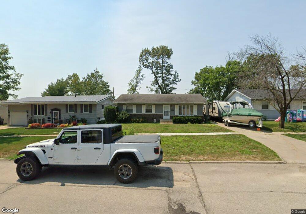 1112 18th St NW, Cedar Rapids, IA 52405 - photo 1