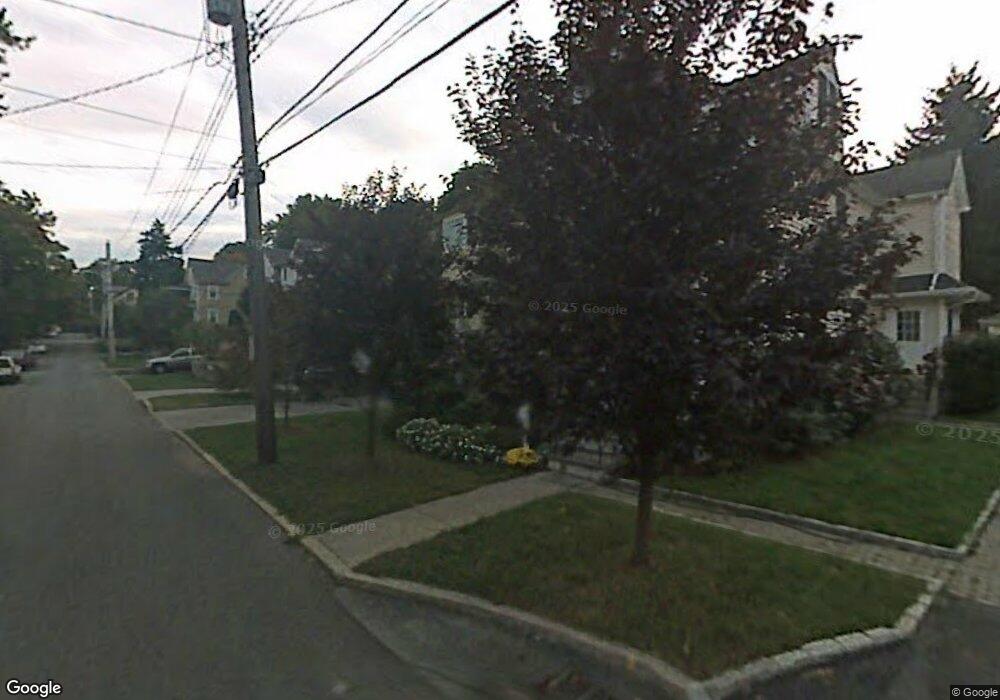 53 Prince St unit top floor, Hastings On Hudson, NY 10706 - photo 1