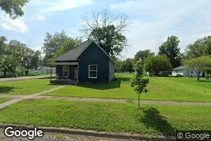 303 N Elm St, Saint Elmo, IL 62458