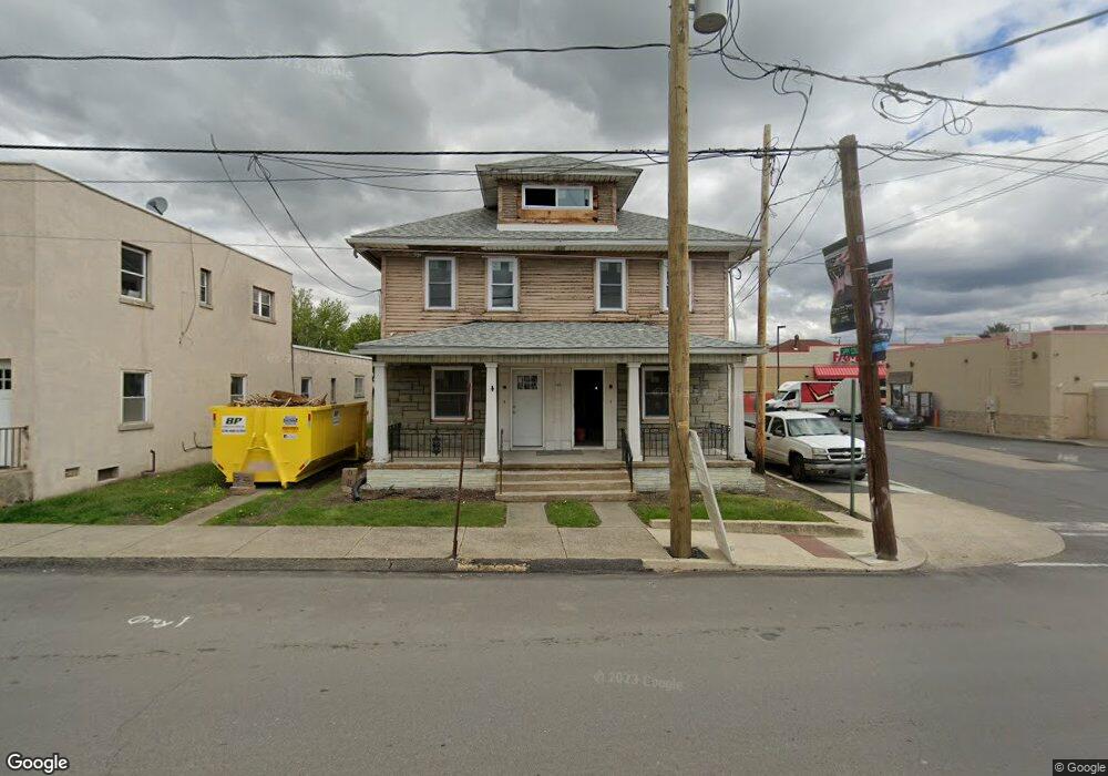 115 Oak St unit 3 Top, Old Forge, PA 18518 - photo 1