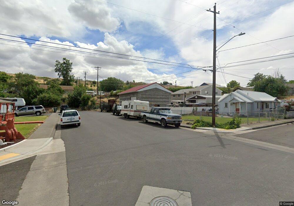 209 SE 18th St, Pendleton, OR 97801 - photo 1