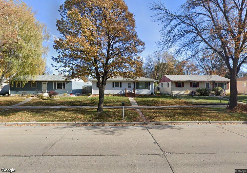 1511 S 20th St, Grand Forks, ND 58201 - photo 1