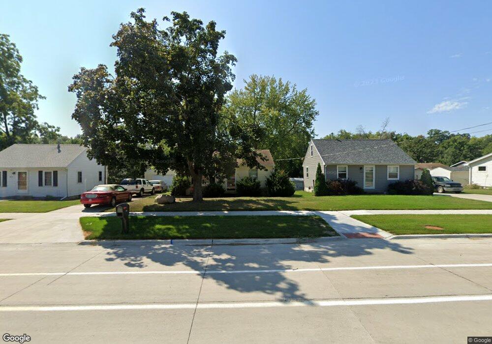 2319 O Ave NW, Cedar Rapids, IA 52405 - photo 1