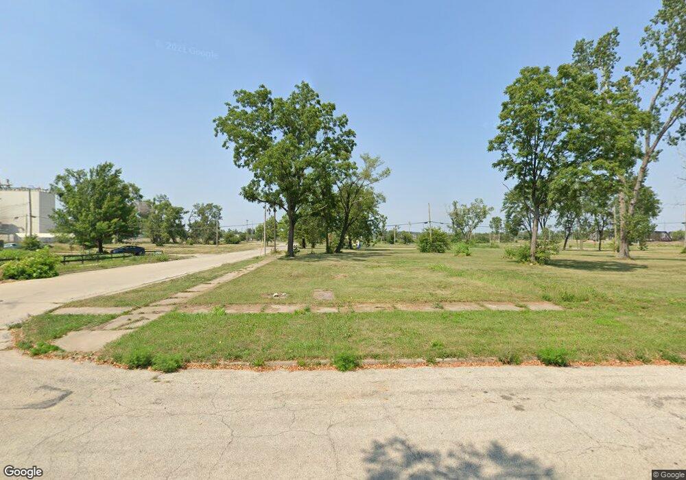 330 G Ave NW, Cedar Rapids, IA 52405 - photo 1