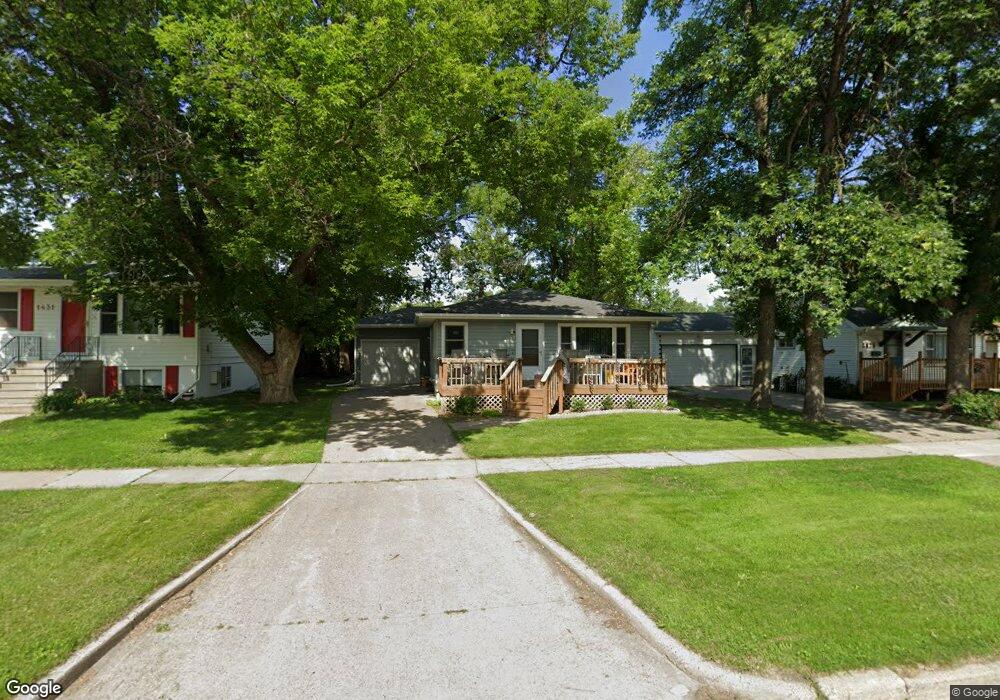 1427 15th St S, Fargo, ND 58103 - photo 1