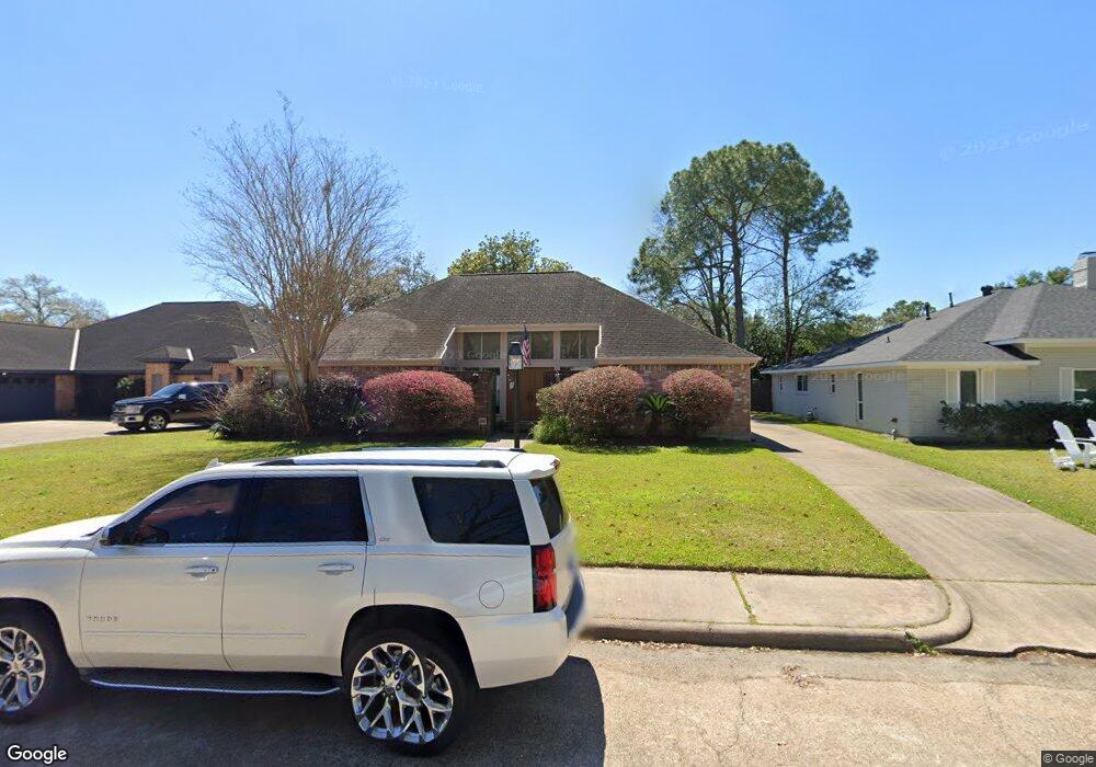 10207 Burgoyne Rd, Houston, TX 77042 - photo 1