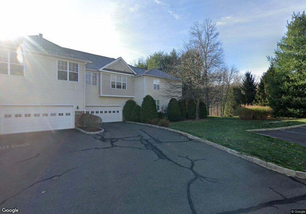 32 Franklin Ct, Newtown, CT 06470 - photo 1