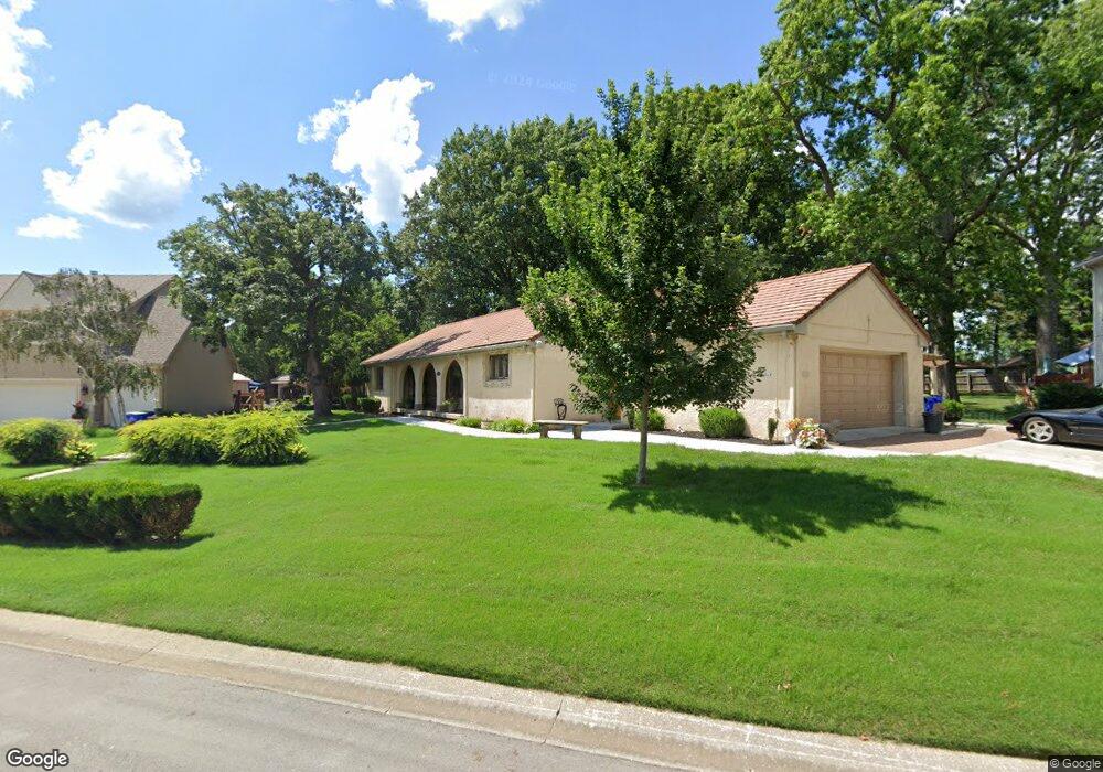 6814 Bluejacket St, Shawnee, KS 66203 - photo 1