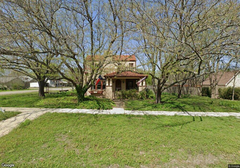 332 W Grand St, Whitewright, TX 75491 - photo 1