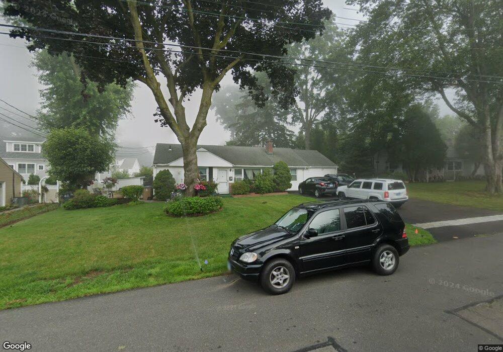 21 Beach View Dr, Stamford, CT 06902 - photo 1