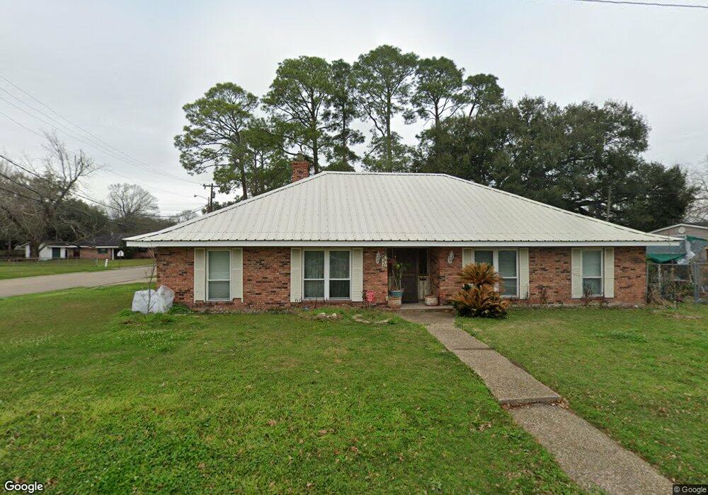 620 Broussard St, New Iberia, LA 70560 - photo 1