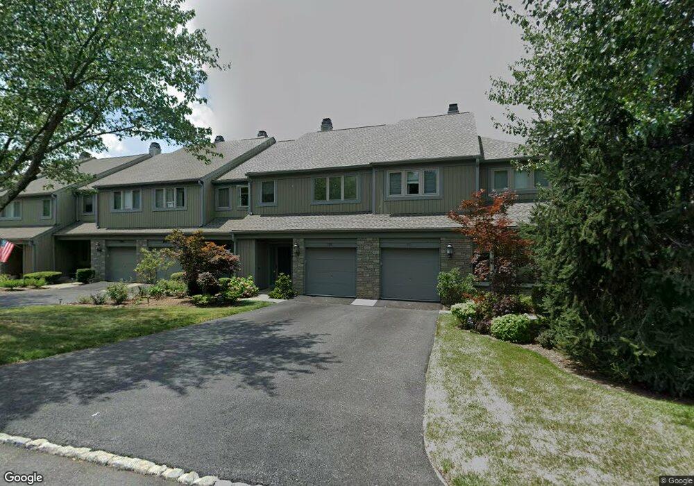 300 Vista View Dr, Mahwah, NJ 07430 - photo 1