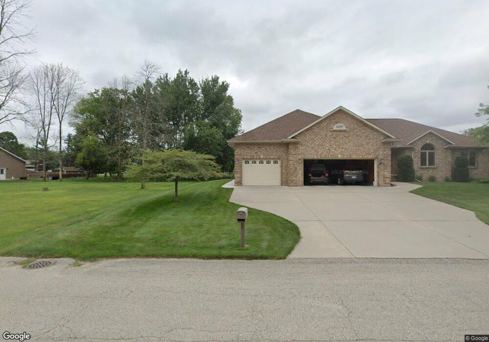 1609 39th Ave, Menominee, MI 49858 - photo 1