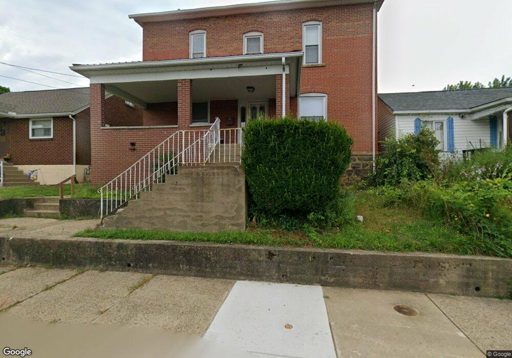 923 Howell St, Vandergrift, PA 15690 - photo 1