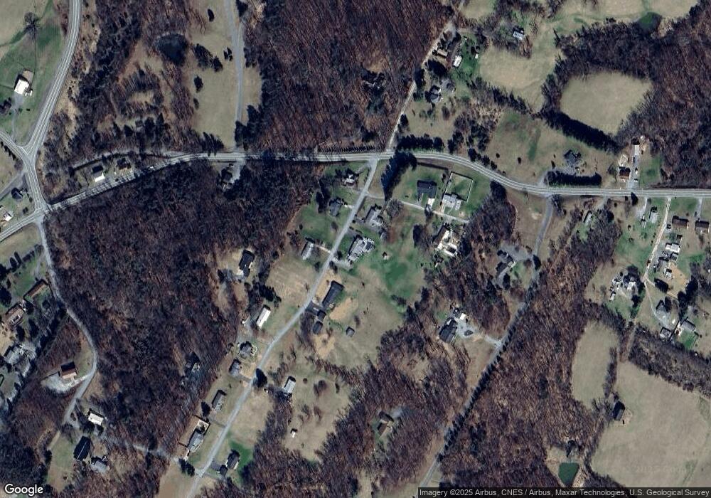 524 Grove Heights Rd, Berkeley Springs, WV 25411 - photo 1