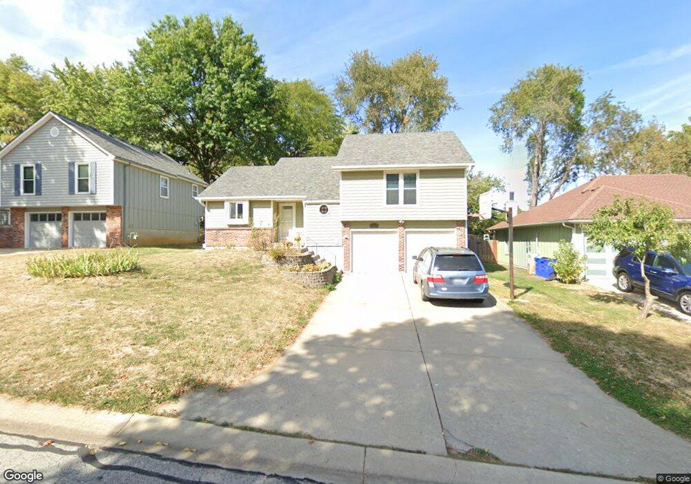 10204 W 48th St, Shawnee, KS 66203 - photo 1