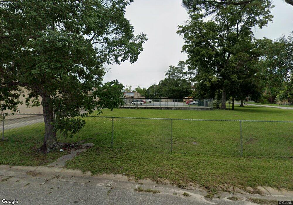 15 4th St NW, Moultrie, GA 31768 - photo 1