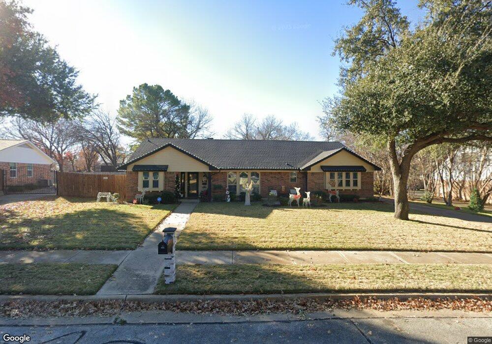1916 Lincolnshire Dr, Bedford, TX 76021 - photo 1