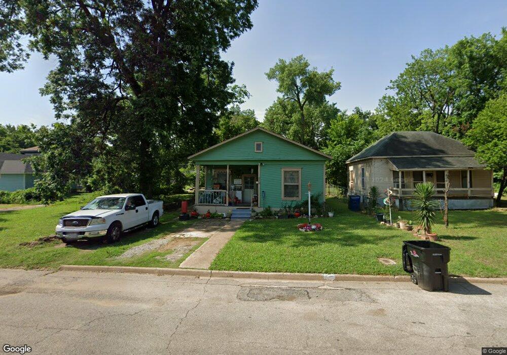 512 W Bond St, Denison, TX 75020 - photo 1