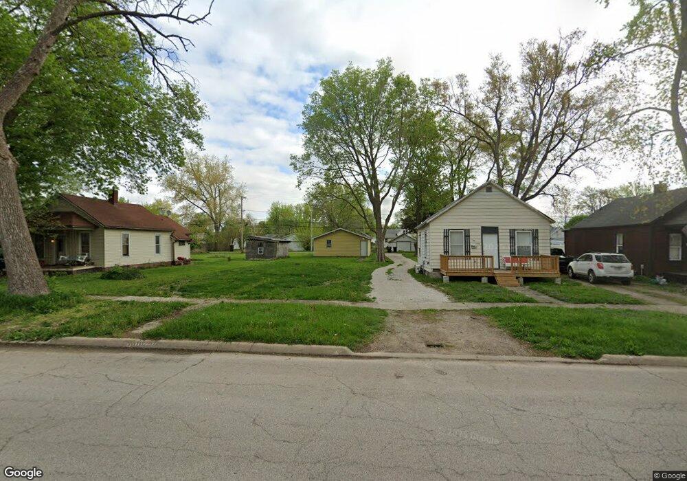 1318 Broadway St, Lincoln, IL 62656 - photo 1