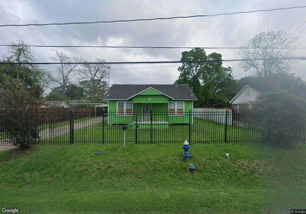 1004 Caplin St, Houston, TX 77022 - photo 1