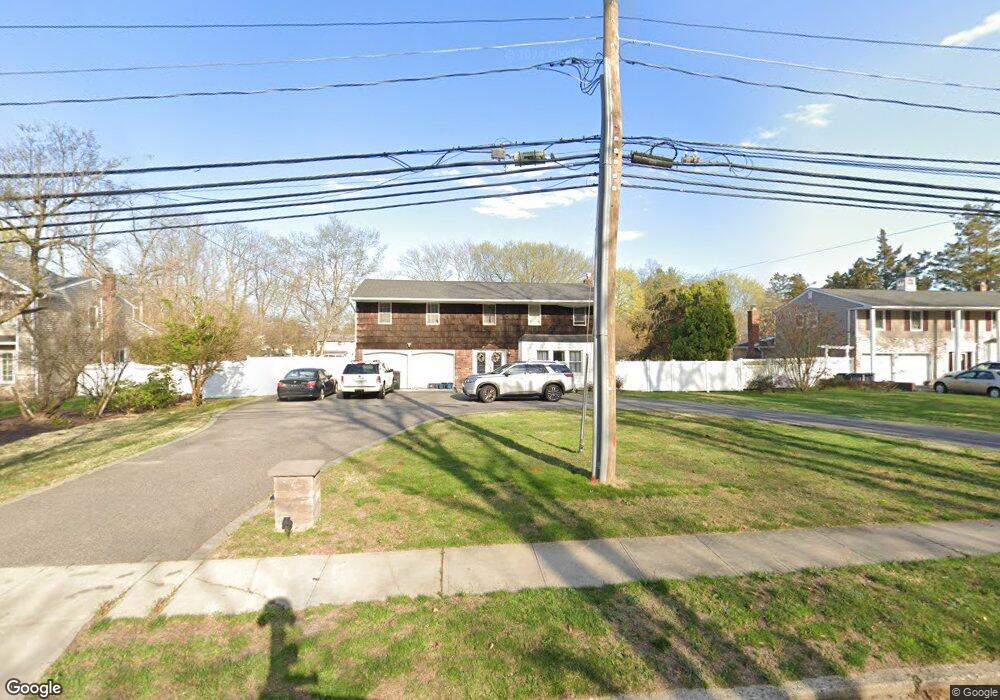 119 Harned Rd, ComMacK, NY 11725 - photo 1