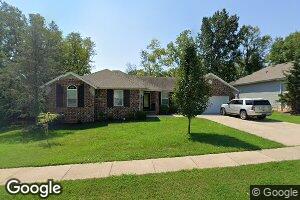 3146 E Iroquois St, Springfield, MO 65804