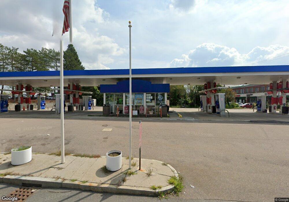 660 W Central St, Franklin, MA 02038 - photo 1