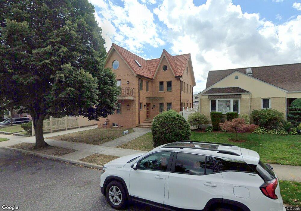 4808 192nd St, Fresh Meadows, NY 11365 - photo 1