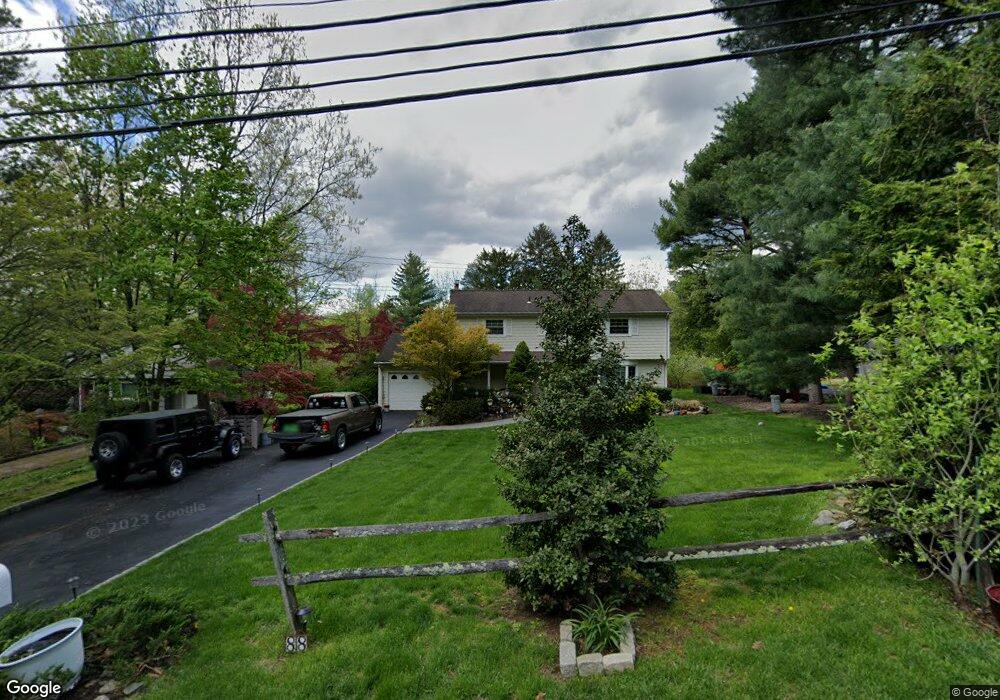 88 Stephen Dr, Pleasantville, NY 10570 - photo 1