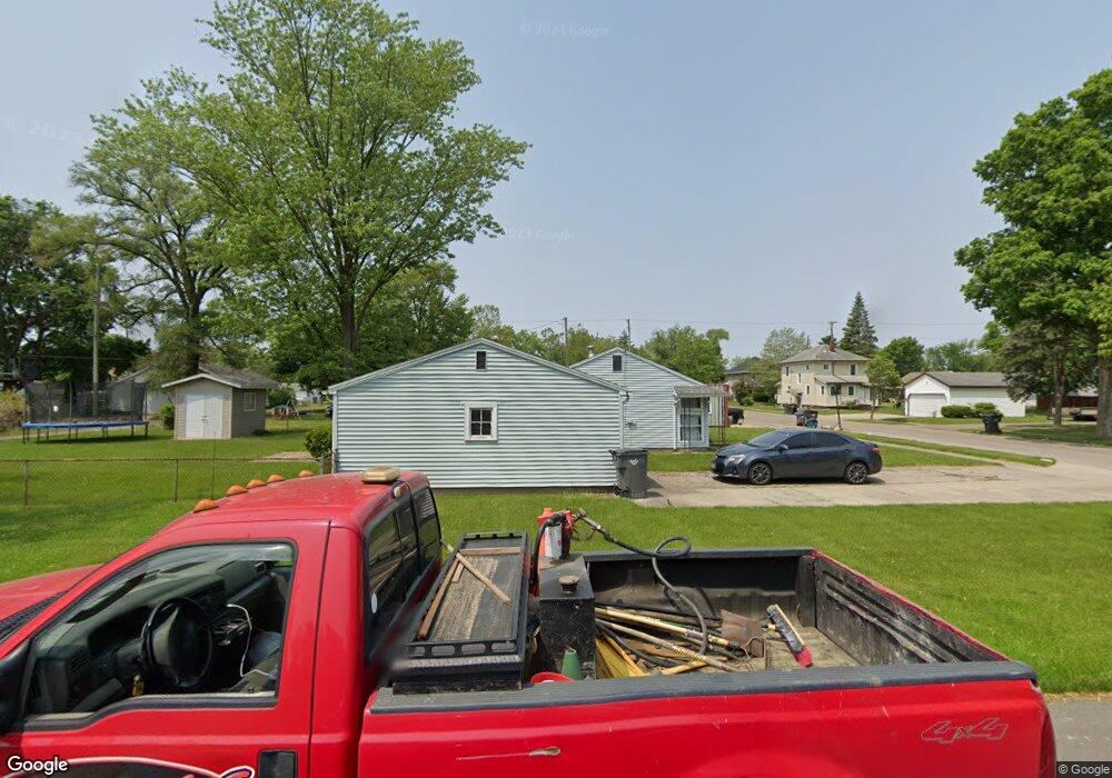 1105 W Hubbard Ave, Elkhart, IN 46516 - photo 1