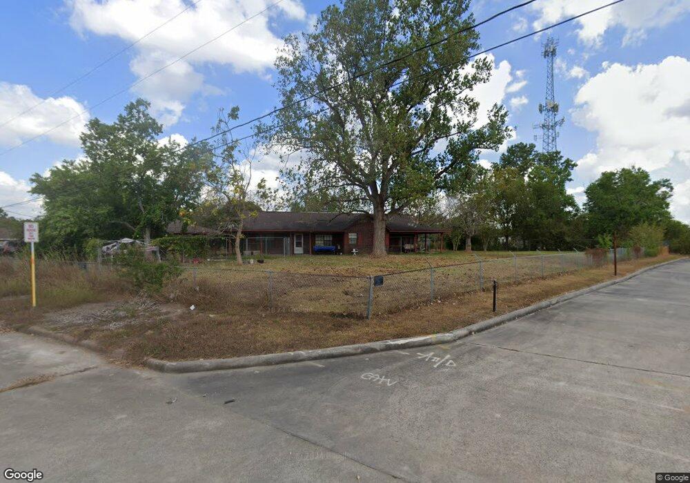 8118 Bayou Forest Dr, Houston, TX 77088 - photo 1