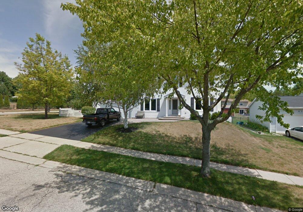 401 Shagbark Ct, Algonquin, IL 60102 - photo 1