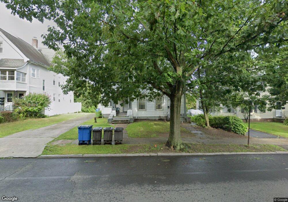 1068 Townsend Ave, New Haven, CT 06512 - photo 1