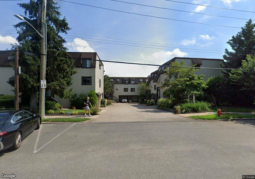 7 the Crows Nest, Port Washington, NY 11050 - photo 1