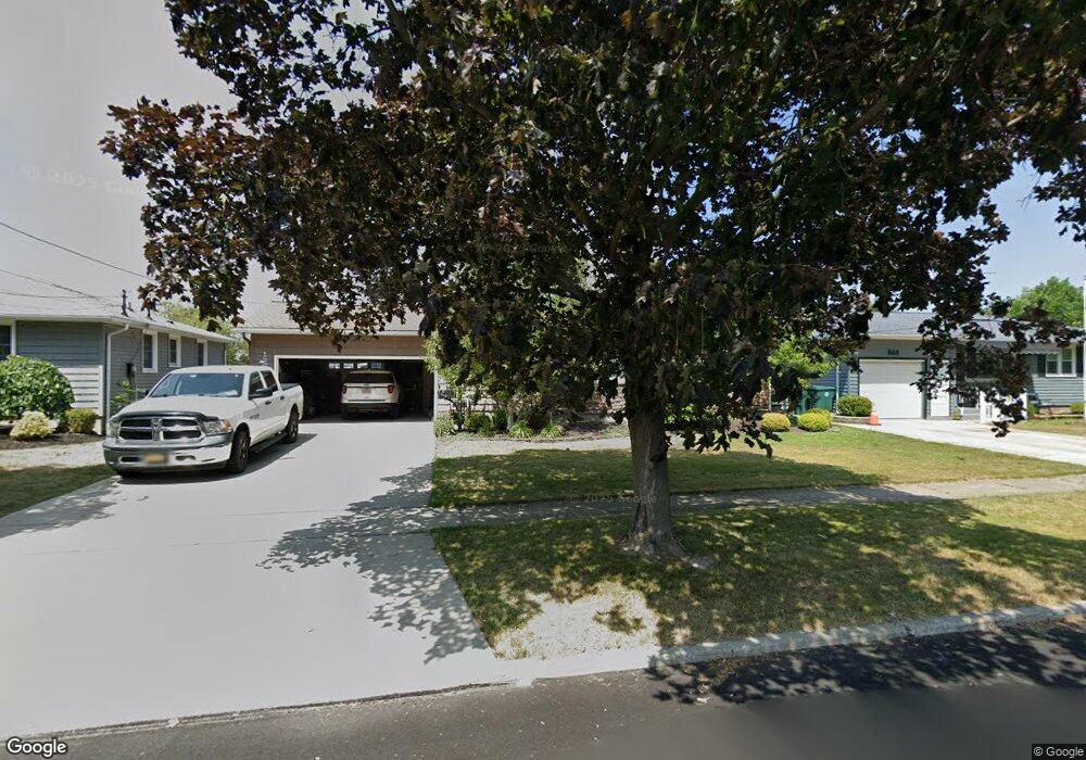 860 Remington Dr, North Tonawanda, NY 14120 - photo 1