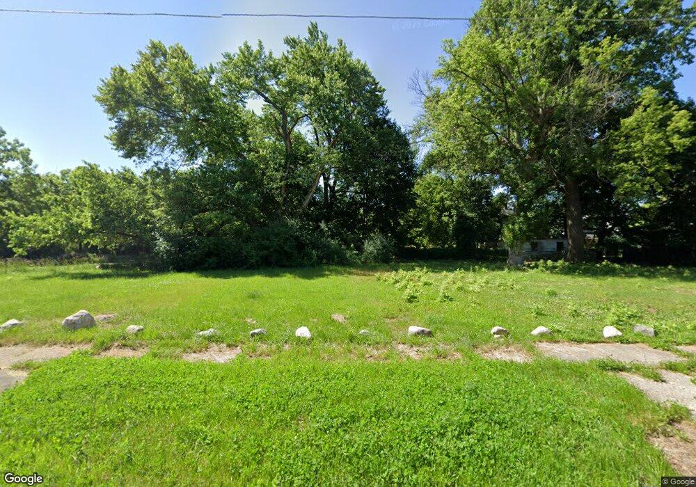 138 E Oakley St, Flint, MI 48503 - photo 1