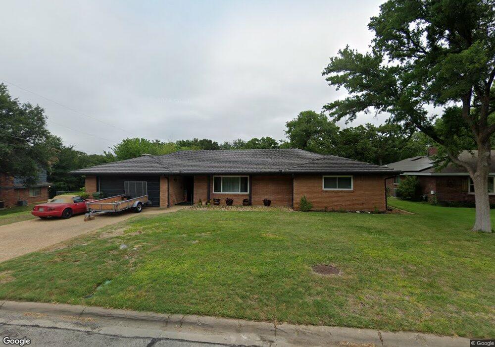 605 Evandale Dr, Bedford, TX 76022 - photo 1