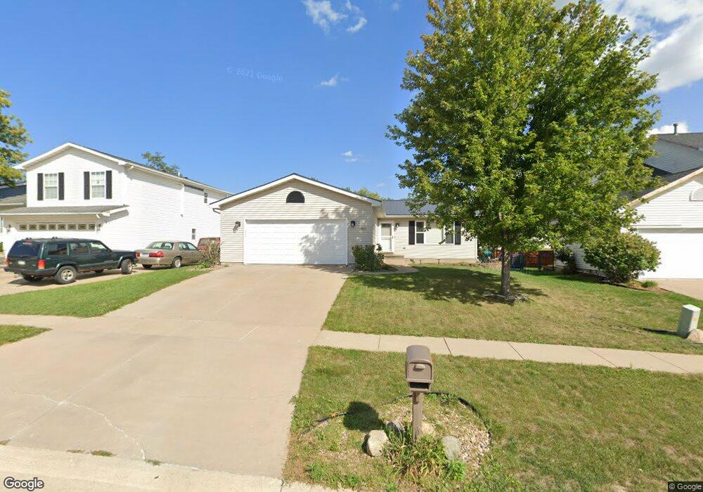 3407 King Dr SW, Cedar Rapids, IA 52404 - photo 1