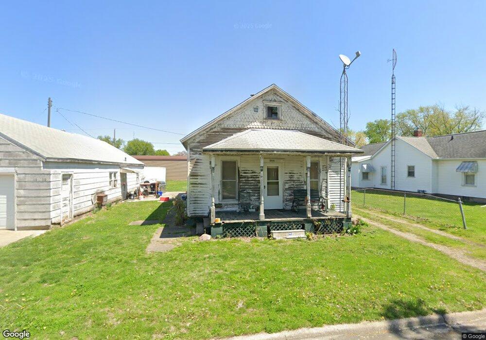 720 Clinton St, Lincoln, IL 62656 - photo 1