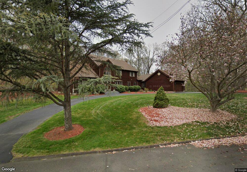 724 Laurie Ln, Orange, CT 06477 - photo 1